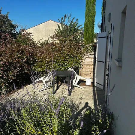 Les Roussets Apartment