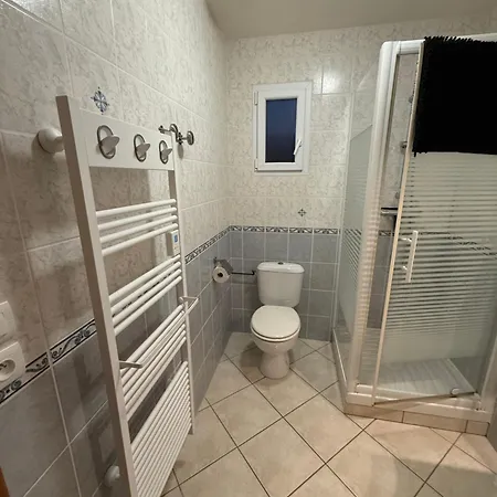Les Roussets Apartment *